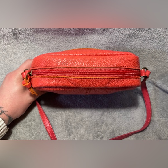 The Sak De Young Genuine Leather Crossbody Camera Bag - Picture 4 of 9